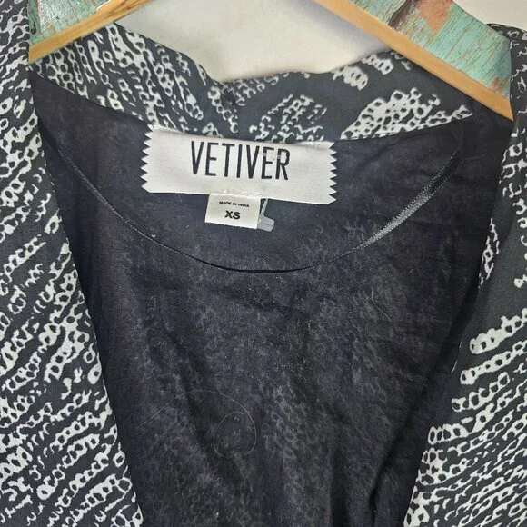 Vetiver Retrograde Kimono Dress Big Butterfly Black and White All Over Pattern, - Picture 12 of 12